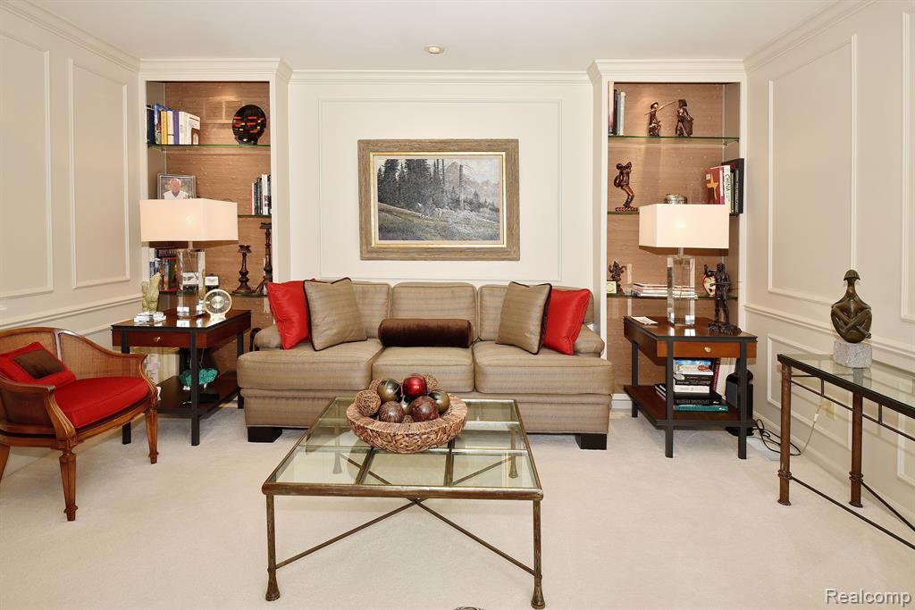 1943 PINE RIDGE Court, Bloomfield Hills, MI 48302 — Photo 17