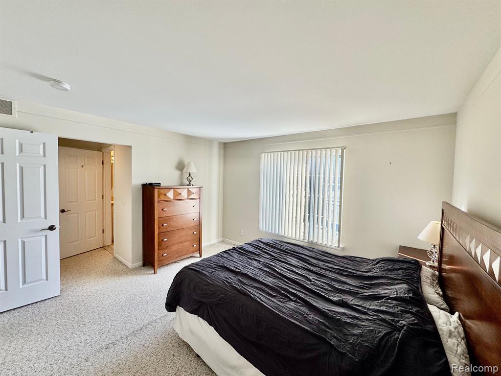 488 FOX HILLS Drive S, Bloomfield Hills, MI 48304 — Photo 11