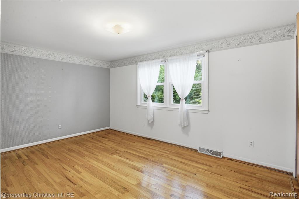 7110 Paterese Drive, Bloomfield Hills, MI 48301 — Photo 29