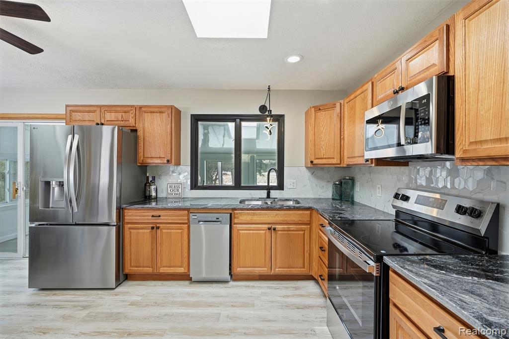 9875 W M 21, Ovid, MI 48866 — Photo 10