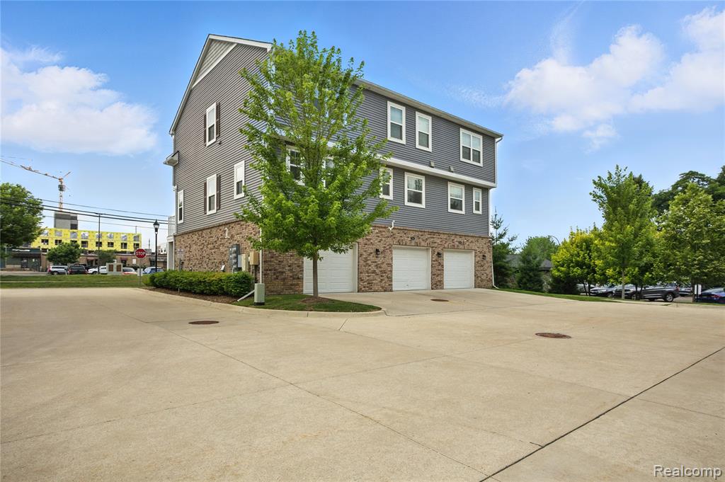 3317 Parkways Boulevard, Auburn Hills, MI 48326 — Photo 30
