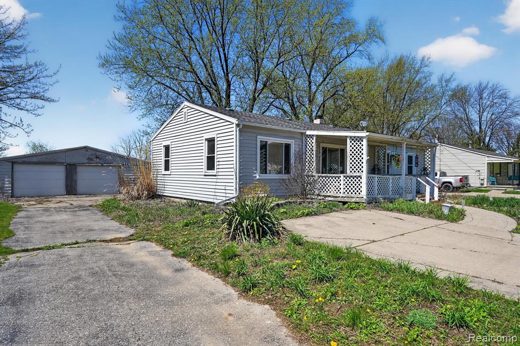 1392 Winfield Drive, Swartz Creek, MI 48473 — Photo 3