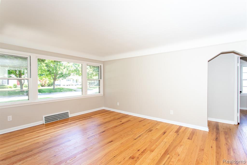 4056 Robina Avenue, Berkley, MI 48072 — Photo 8