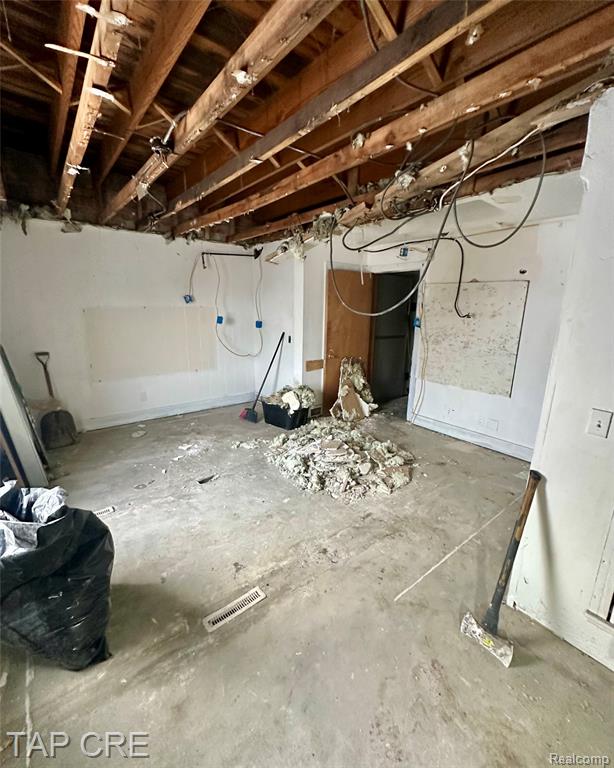 16417 E Warren Avenue, Detroit, MI 48224 — Photo 5