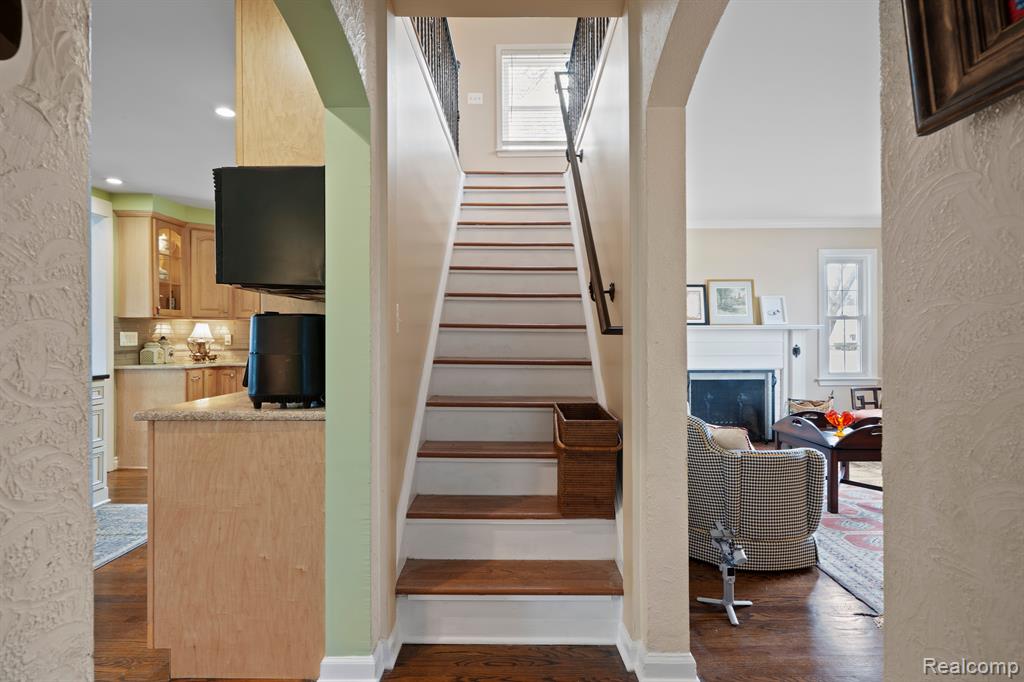 917 CEDARHILL Drive, Royal Oak, MI 48067 — Photo 22