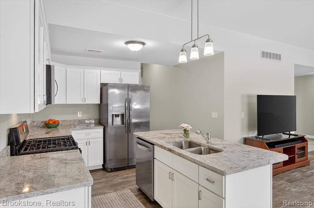 16645 Savor Lane, Clinton Twp, MI 48035 — Photo 9