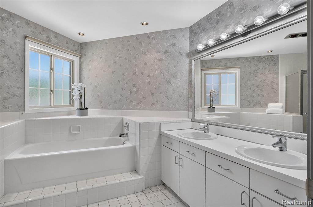 6445 Noble Road, West Bloomfield, MI — Photo 20