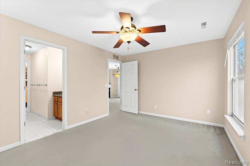 1039 FOUNTAIN VIEW Circle, South Lyon, MI 48178 — Photo 13