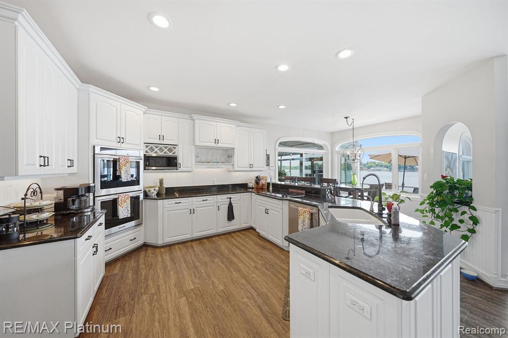 997 Thompson Shore Drive, Howell, MI 48843 — Photo 12