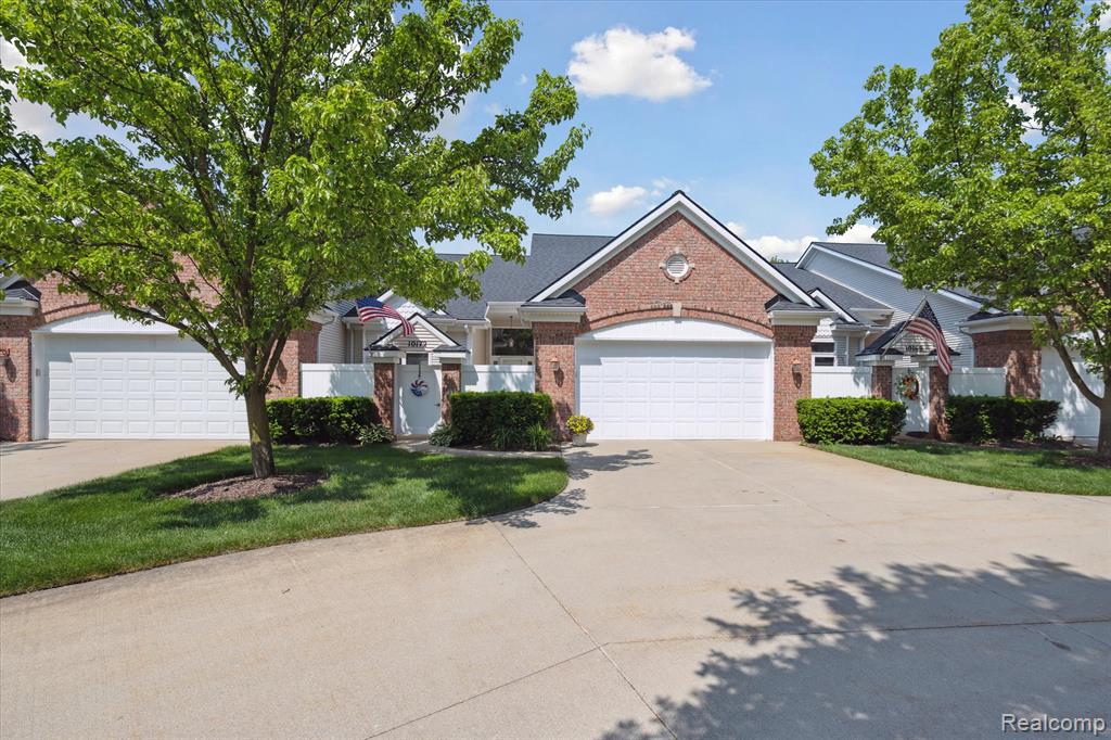 10172 Clarkshire Court, South Lyon, MI 48178 — Photo 2