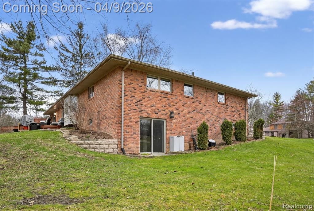 341 Ridgewood Road, Rochester, MI 48306 — Photo 64