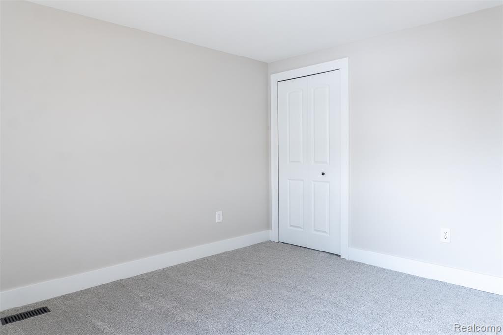 54832 Blue Cloud Drive, Utica, MI 48315 — Photo 42