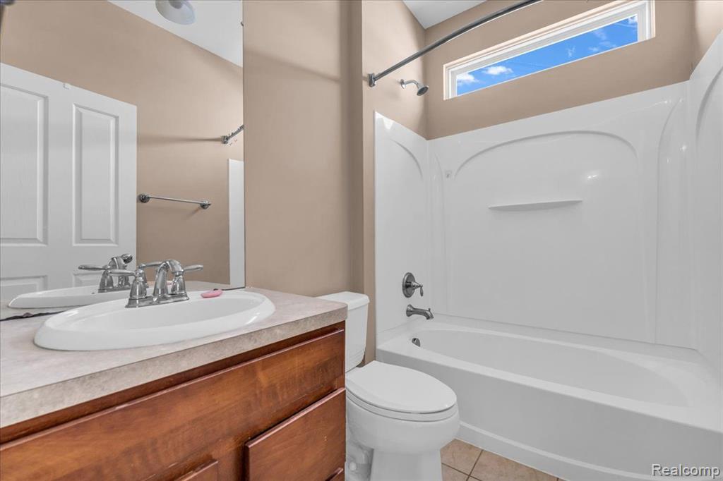 8899 MEADOW Lane, Ypsilanti, MI 48197 — Photo 21