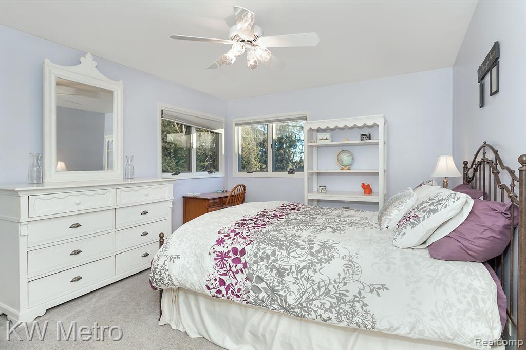 685 TRINWAY Drive, Troy, MI 48085 — Photo 32