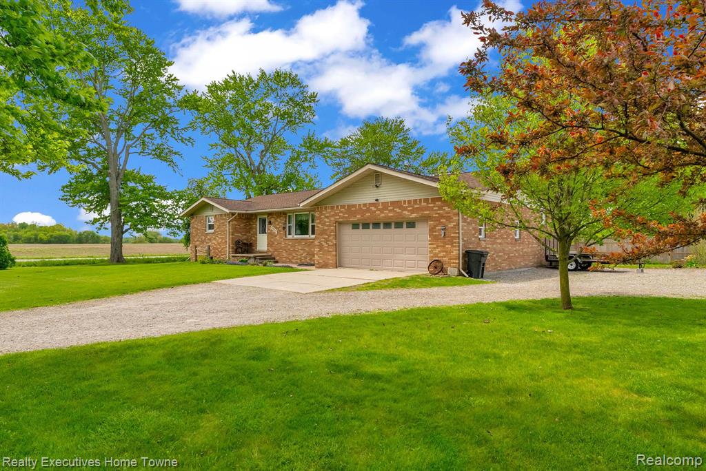 5011 STATE Road, Fort Gratiot, MI 48059 — Photo 2