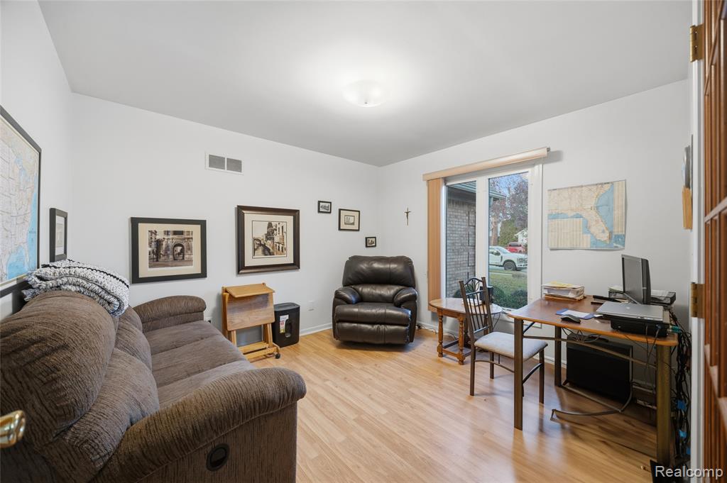 53071 Gregory Drive, Macomb, MI 48042 — Photo 24