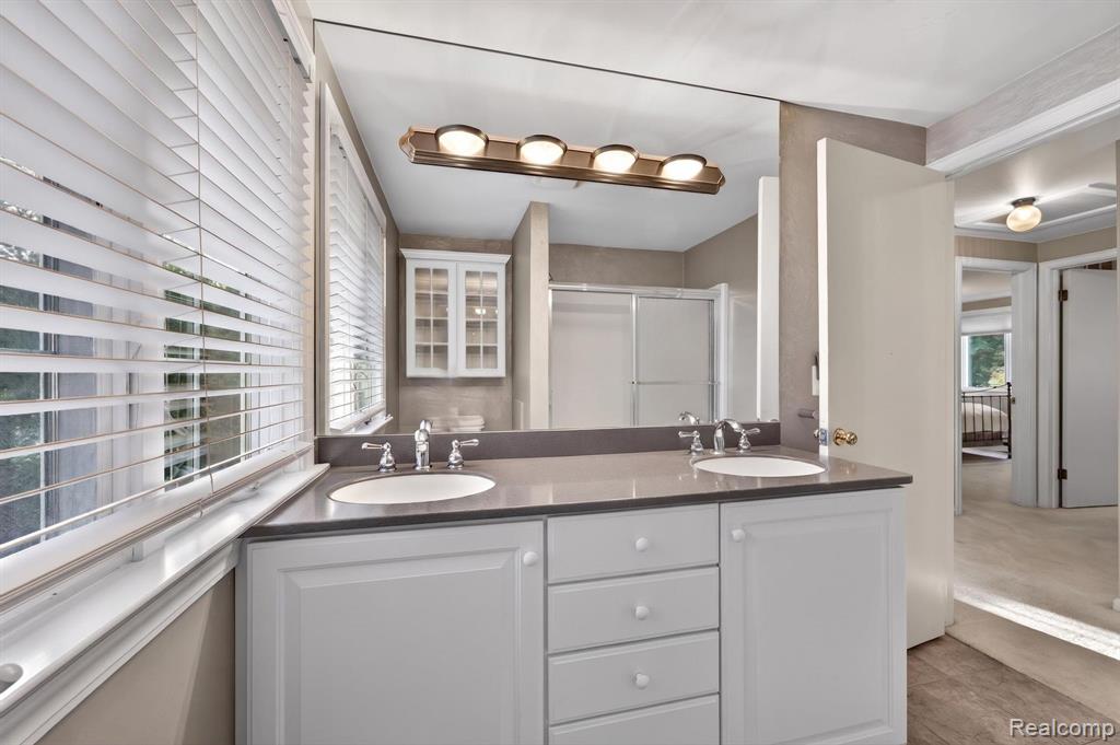9144 Deer Park Court, Fenton, MI 48430 — Photo 40