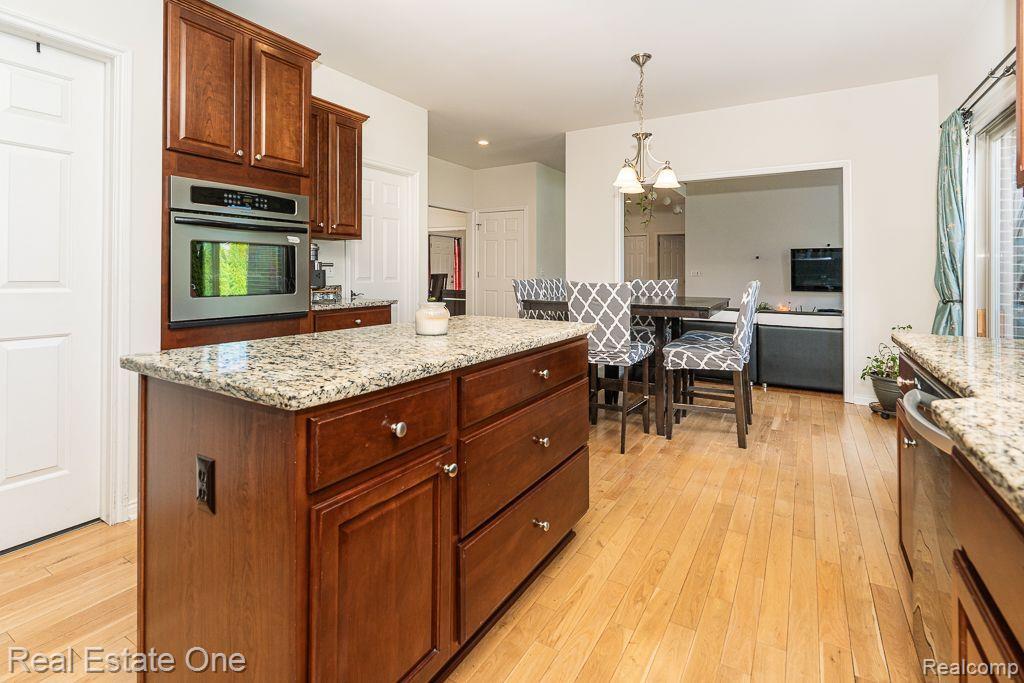 985 Monterey Lane, Rochester Hills, MI 48307 — Photo 17