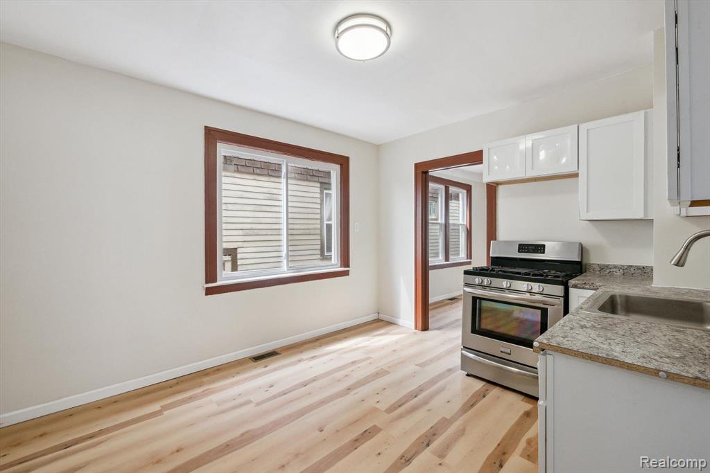 5014 BELMONT Street, Hamtramck, MI 48212 — Photo 21
