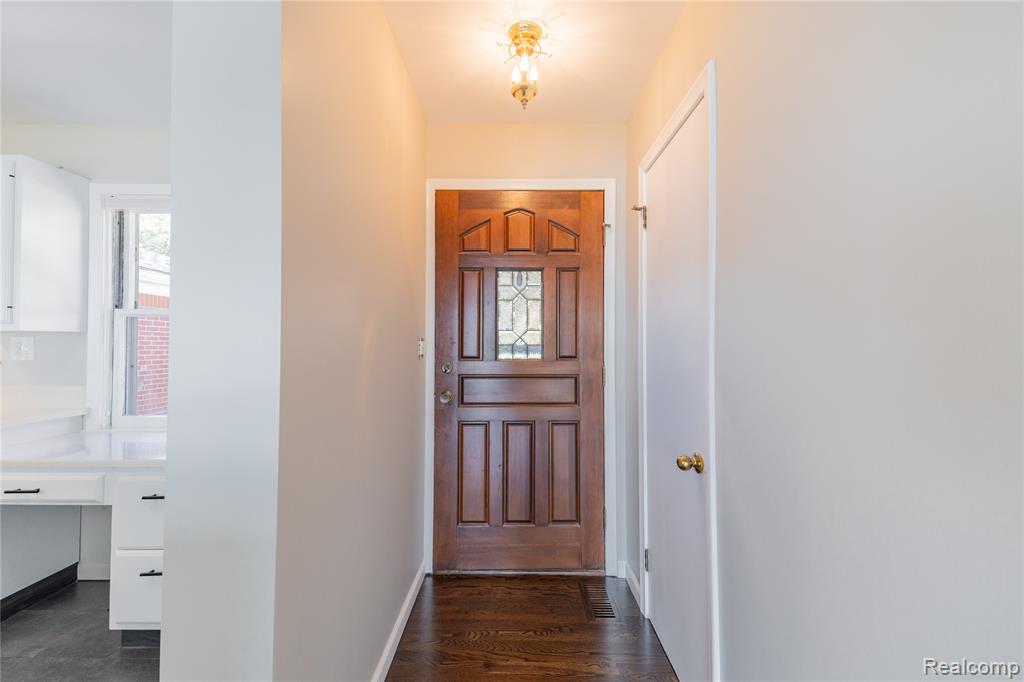 27627 Elba Drive, Grosse Ile, MI 48138 — Photo 4