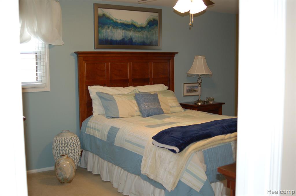 16911 WHITE HAVEN Drive, Northville, MI 48168 — Photo 24