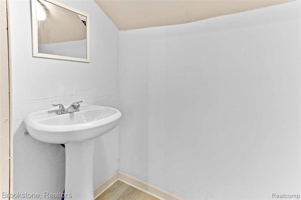 7645 Fisher Avenue, Warren, MI 48091 — Photo 15