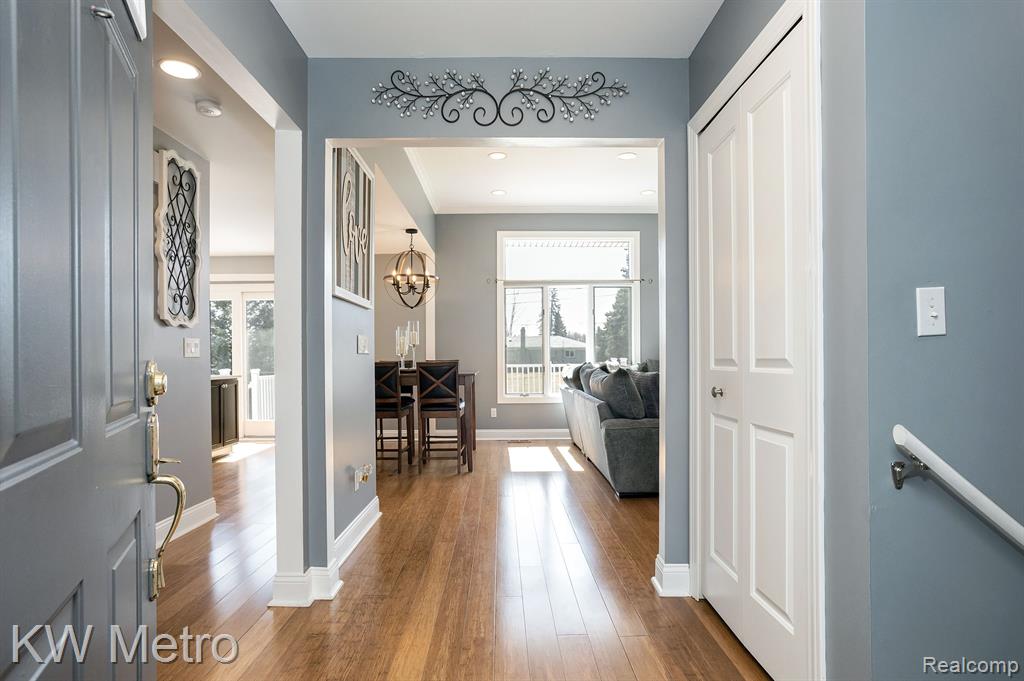 55 BOYKEN Road, Rochester Hills, MI 48307 — Photo 3