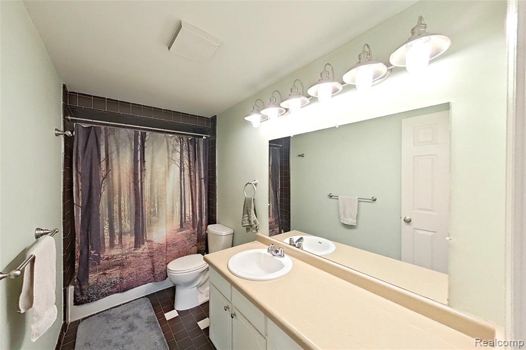 9100 Mayfred Drive, Pinckney, MI 48169 — Photo 15