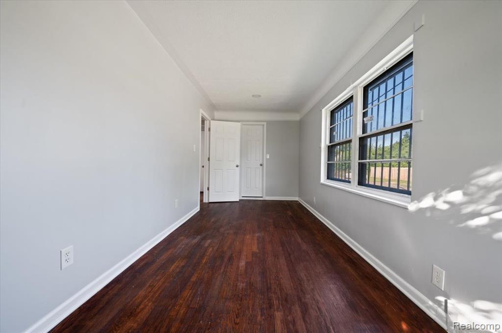 5500 Chalmers Street, Detroit, MI 48213 — Photo 18