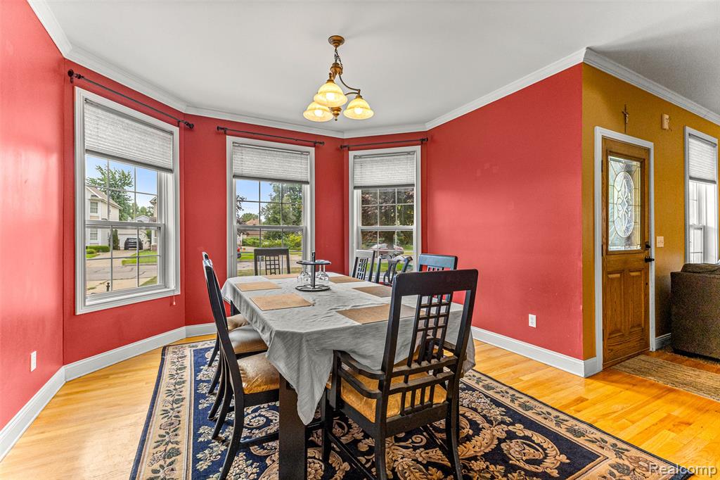 524 Orchard Street, Wyandotte, MI 48192 — Photo 12