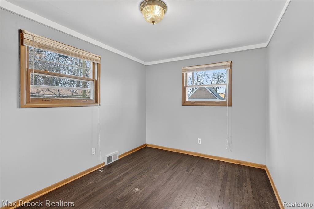 9024 MANDON Road, White Lake, MI — Photo 18
