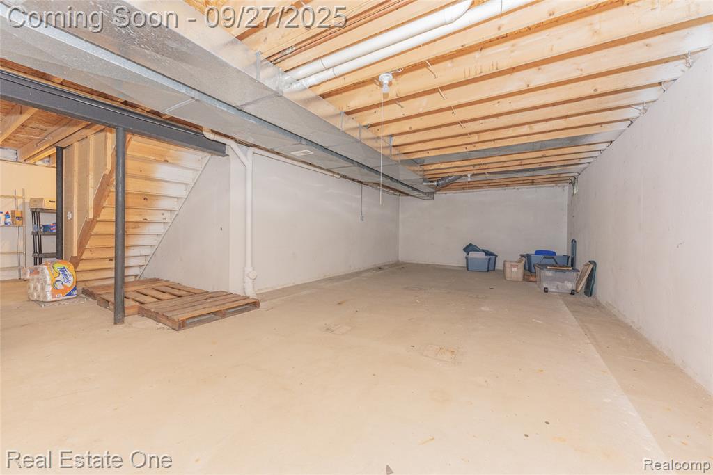 704 Grand Court, South Lyon, MI 48178 — Photo 35