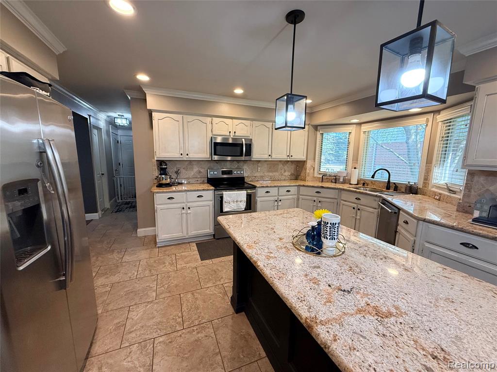 46557 Glen Pointe Drive, Utica, MI 48315 — Photo 21