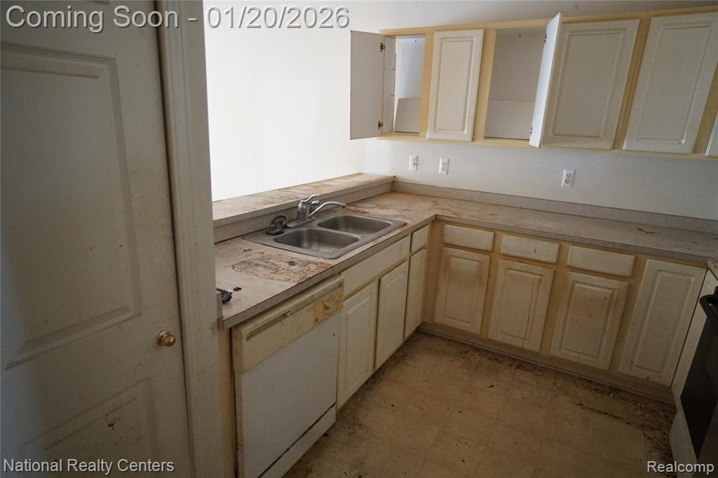 9025 Newport Way, 24, Livonia, MI 48150 — Photo 4