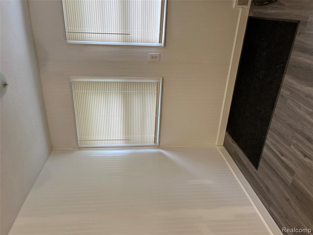 801 Hubbard Avenue, Flint, MI 48503 — Photo 6