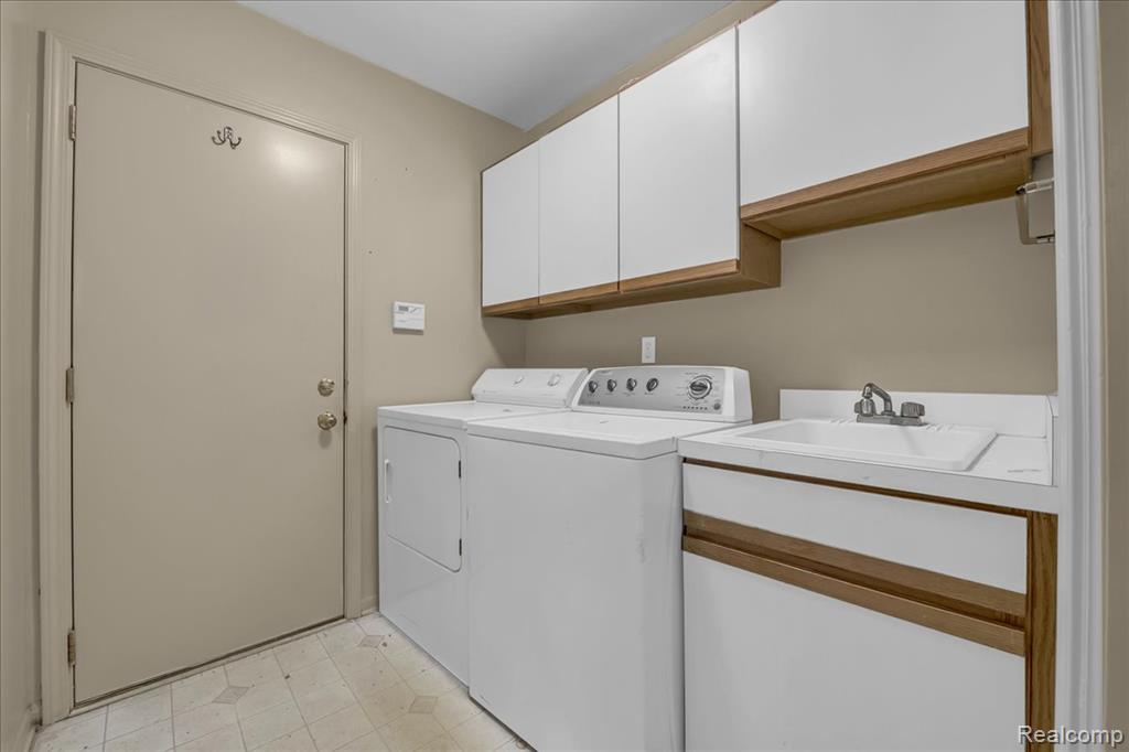 824 N Beech Daly Road, Dearborn Heights, MI 48127 — Photo 25