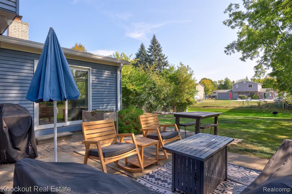 6157 Barker Circle, Waterford, MI 48329 — Photo 40