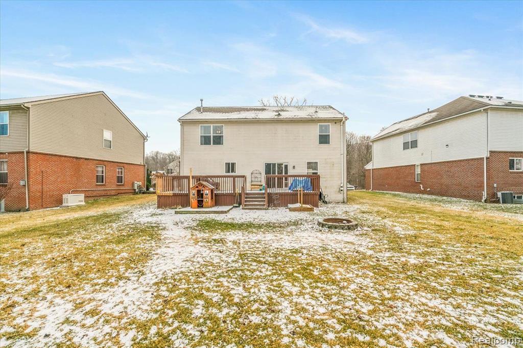 42936 N CUMBERLAND Drive, Belleville, MI 48111 — Photo 34