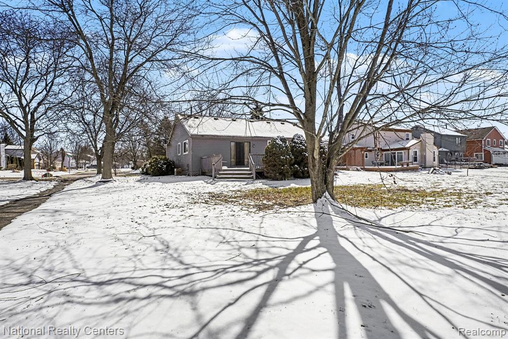 2510 Wenona Drive, Wixom, MI 48393 — Photo 20