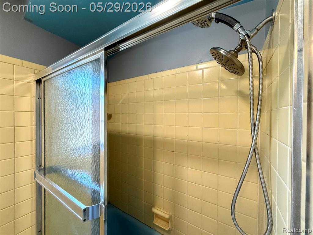 23400 Seneca Street, Oak Park, MI 48237 — Photo 21