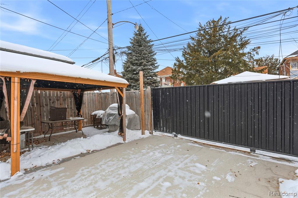 7098 Lafayette Boulevard, Detroit, MI 48209 — Photo 32