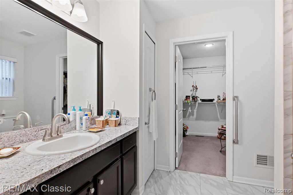 9260 Liberty Court, Livonia, MI 48150 — Photo 10