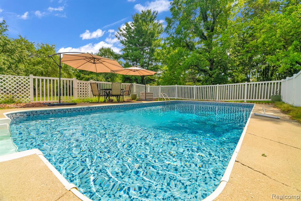 4350 Lessing Avenue, Waterford, MI 48329 — Photo 22