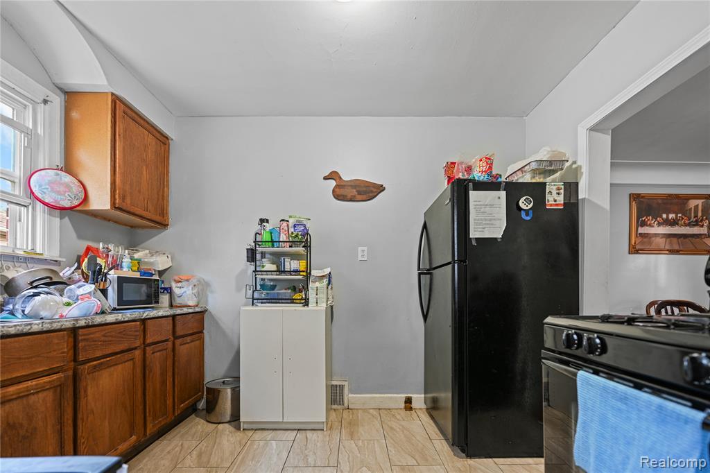 9141 Hartwell Street, Detroit, MI 48228 — Photo 14