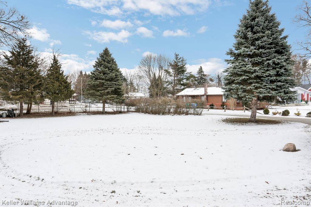 8336 LAGOON Street, Commerce Twp, MI 48382 — Photo 18