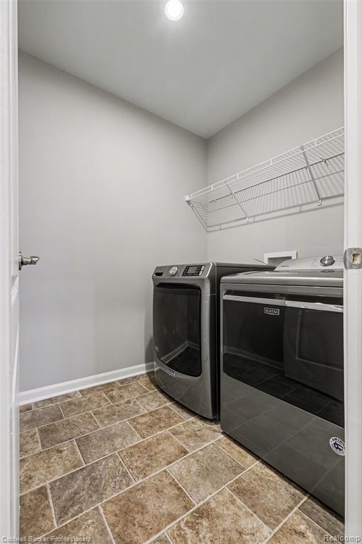4883 Broomfield Way, Lake Orion, MI — Photo 23