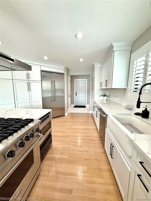 7050 Lake Shannon Court, Fenton, MI 48430 — Photo 10