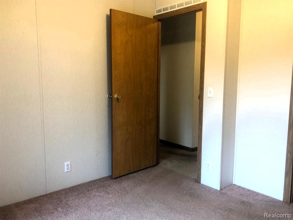 614 Spruce Court, Jonesville, MI 49250 — Photo 11