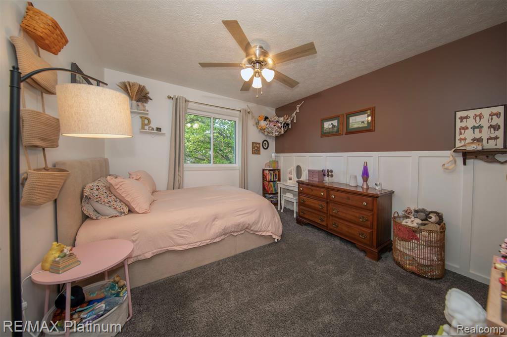 9633 Fairfax Drive W, Pinckney, MI 48169 — Photo 14