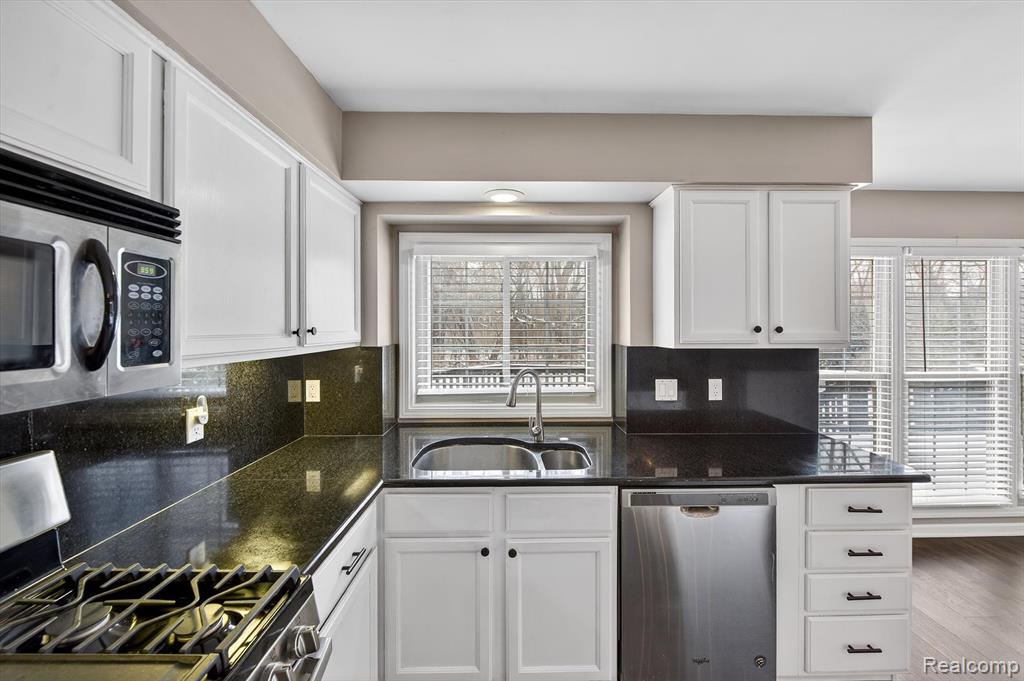 47497 Fox Run Drive, Canton, MI 48187 — Photo 22